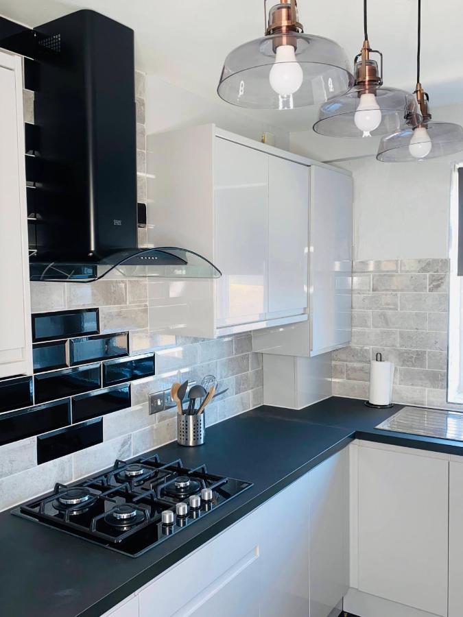 Bright, Spacious, Modern Interior Decor 2 Bedrooms Apartment With Amazing Views Λονδίνο Εξωτερικό φωτογραφία