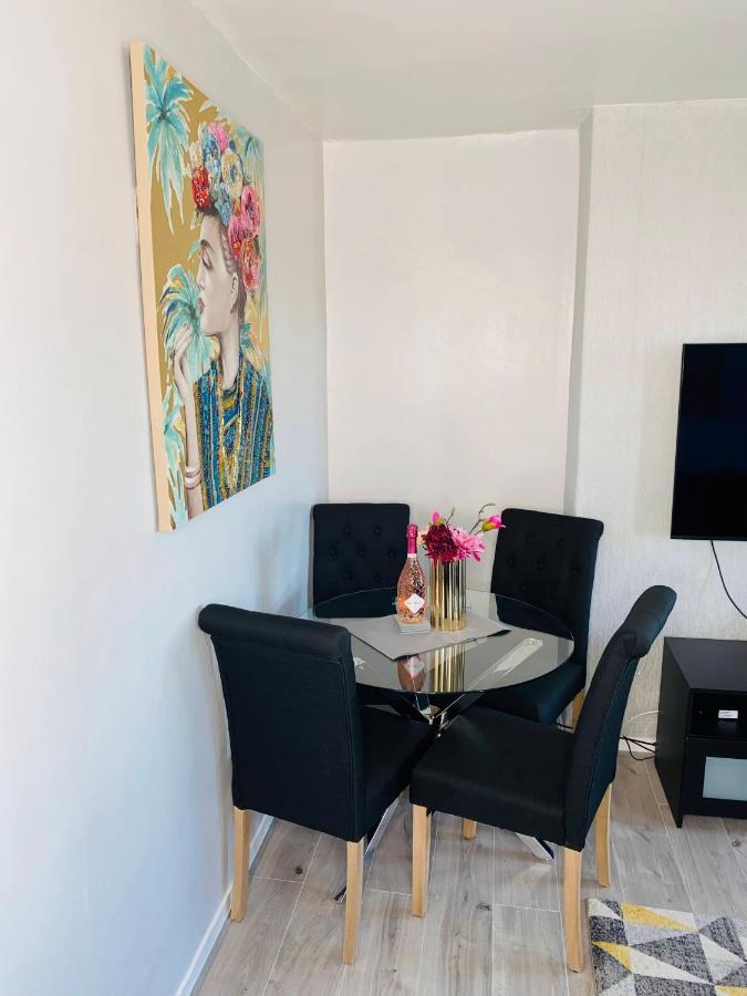 Bright, Spacious, Modern Interior Decor 2 Bedrooms Apartment With Amazing Views Λονδίνο Εξωτερικό φωτογραφία