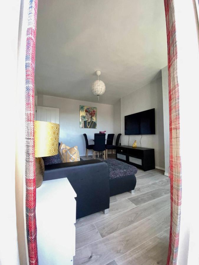 Bright, Spacious, Modern Interior Decor 2 Bedrooms Apartment With Amazing Views Λονδίνο Εξωτερικό φωτογραφία